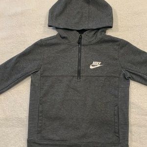 Boys Nike 1/4 Zip Sweatshirt size 5